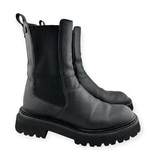 Ferragamo Double Gancini Chelsea Boots